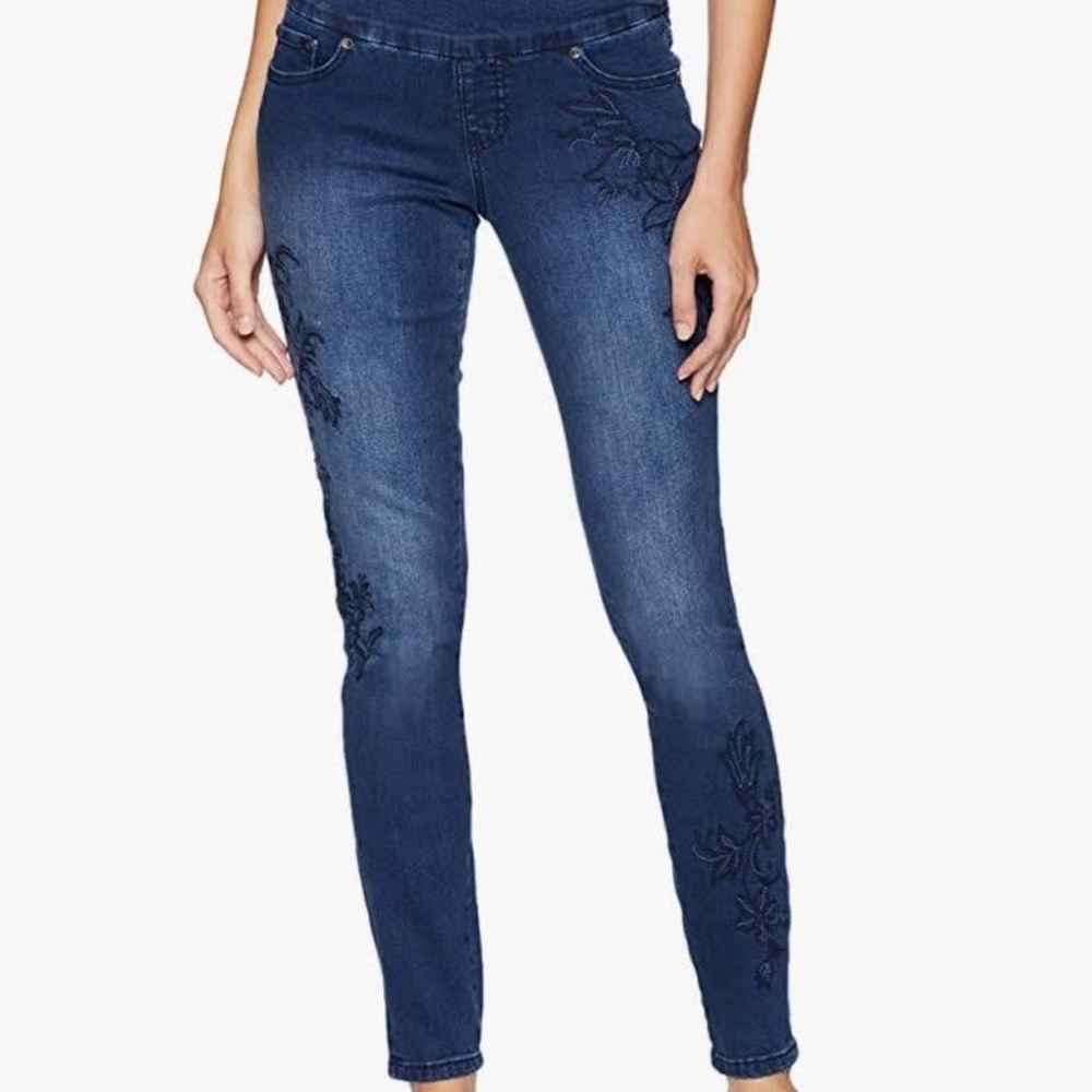 Jan jeans with embroidered size 6